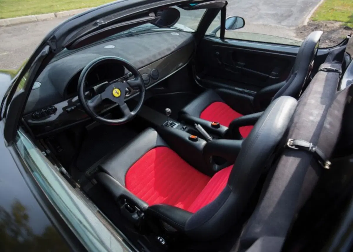 Ferrari F50 all'asta: una nera può valere più di 3 milioni (10)