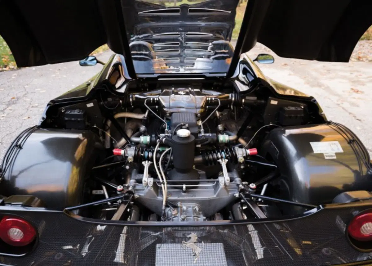 Ferrari F50 all'asta: una nera può valere più di 3 milioni (11)