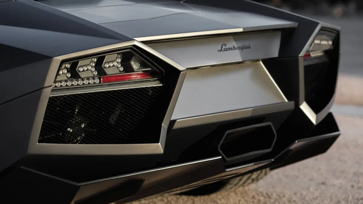 All'asta una delle 20 Lamborghini Reventon (2)
