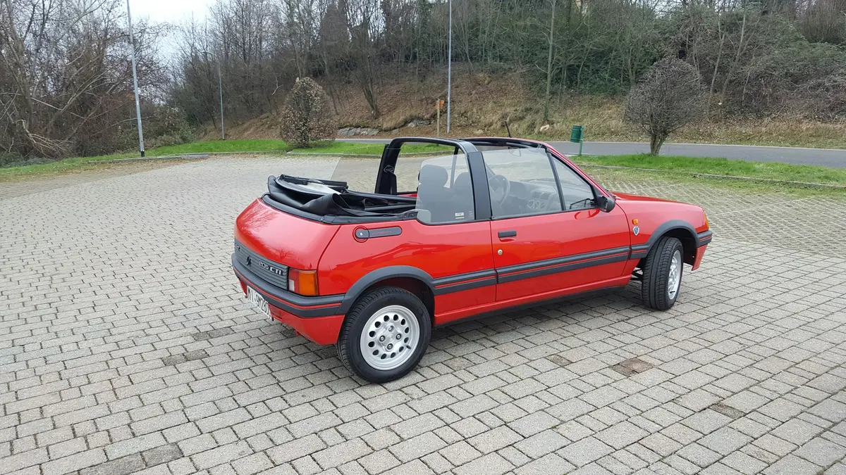 30 anni e non sentirli! 205 CTI sfida DS3 cabrio. Anche al lavaggio! (4)