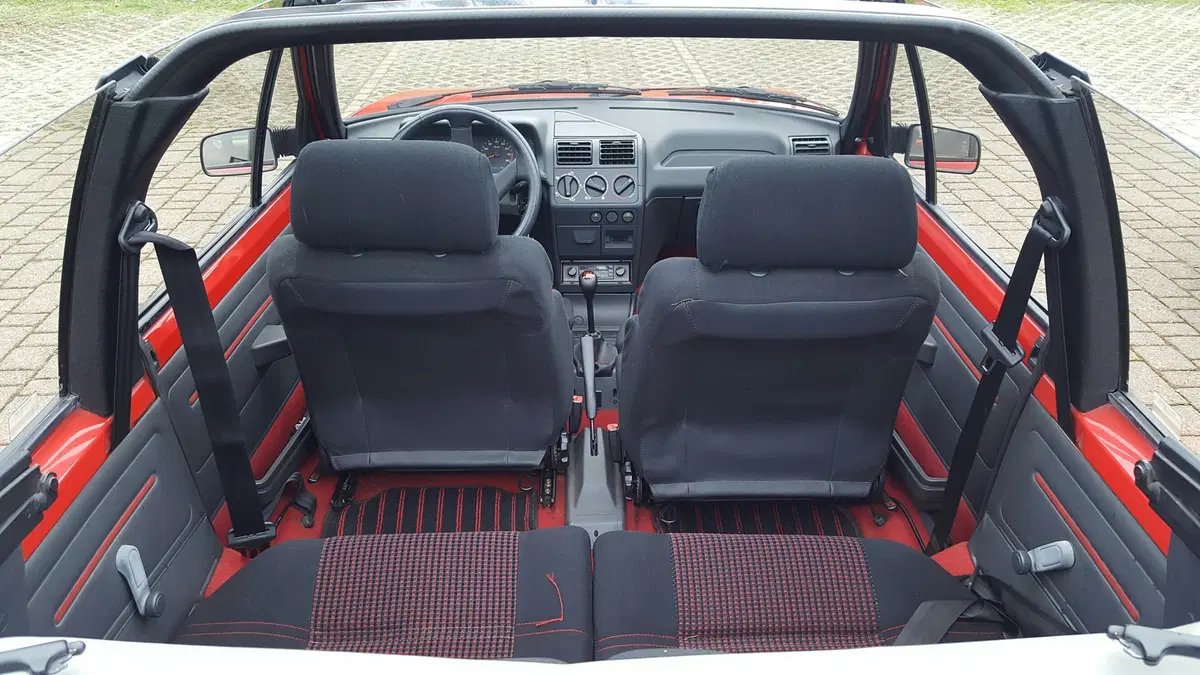 30 anni e non sentirli! 205 CTI sfida DS3 cabrio. Anche al lavaggio! (5)