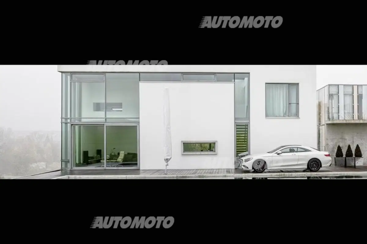 Mercedes-Benz S 63 AMG Coupé: 585 CV per l'auto che piega come una moto (10)