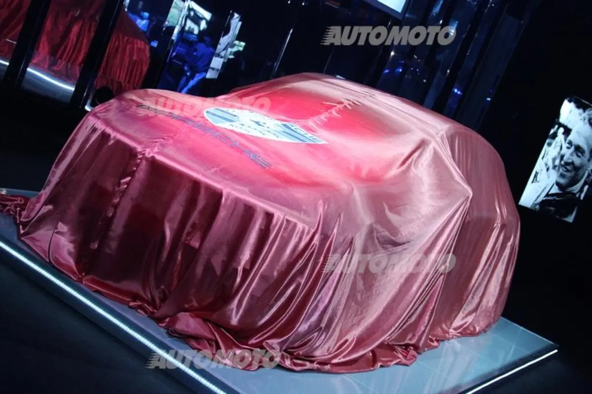 Porsche Macan arriva in Italia: eccola in anteprima a Milano