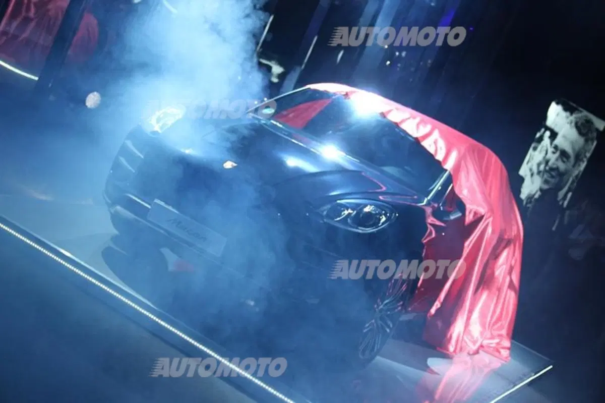 Porsche Macan arriva in Italia: eccola in anteprima a Milano (3)
