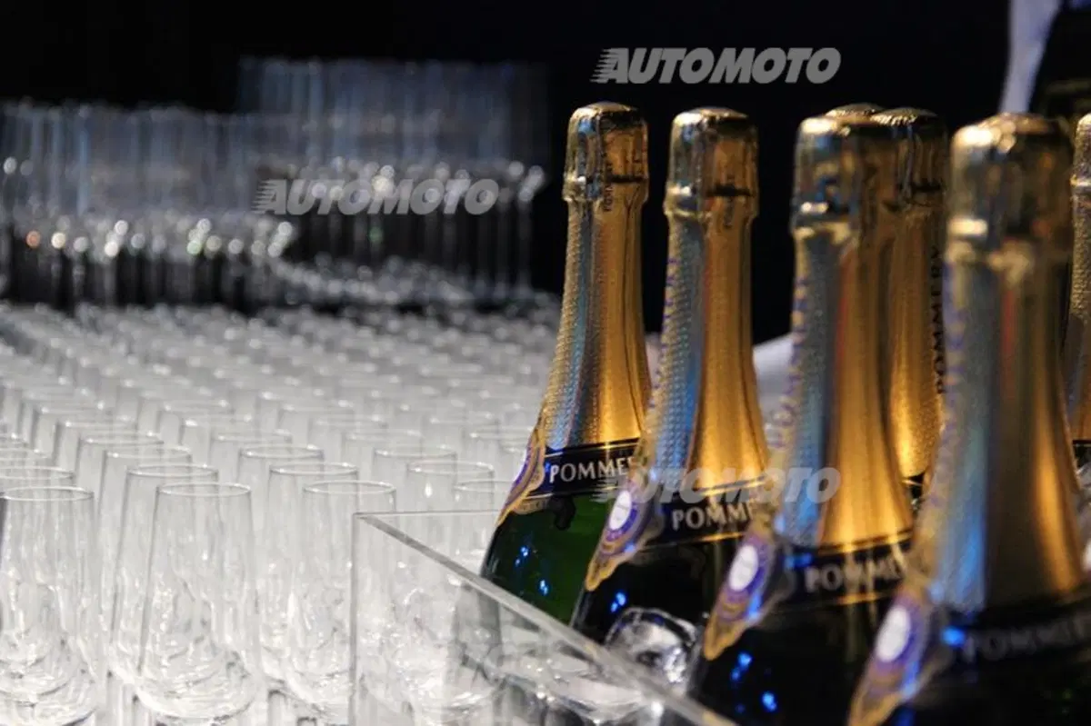 Porsche Macan arriva in Italia: eccola in anteprima a Milano (42)