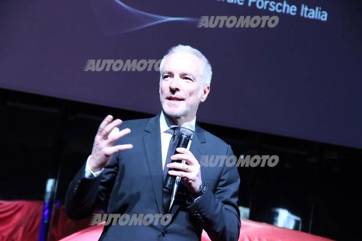Porsche Macan arriva in Italia: eccola in anteprima a Milano (46)