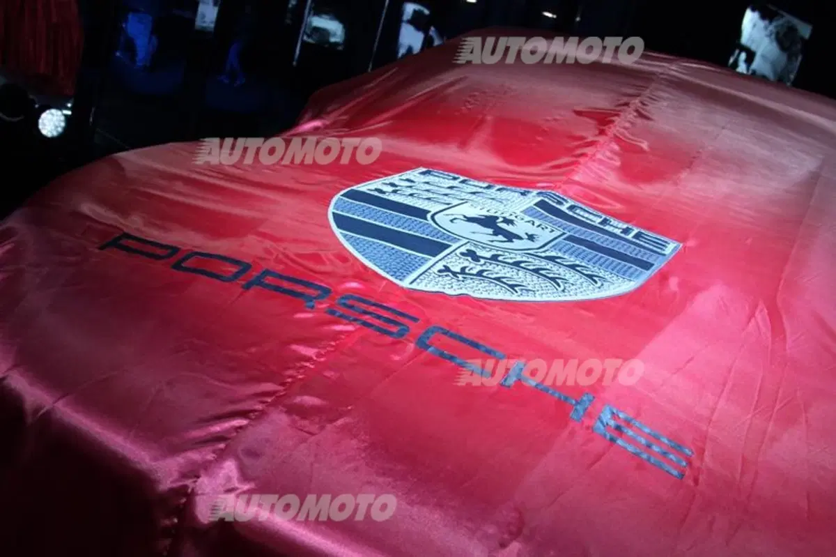 Porsche Macan arriva in Italia: eccola in anteprima a Milano (49)