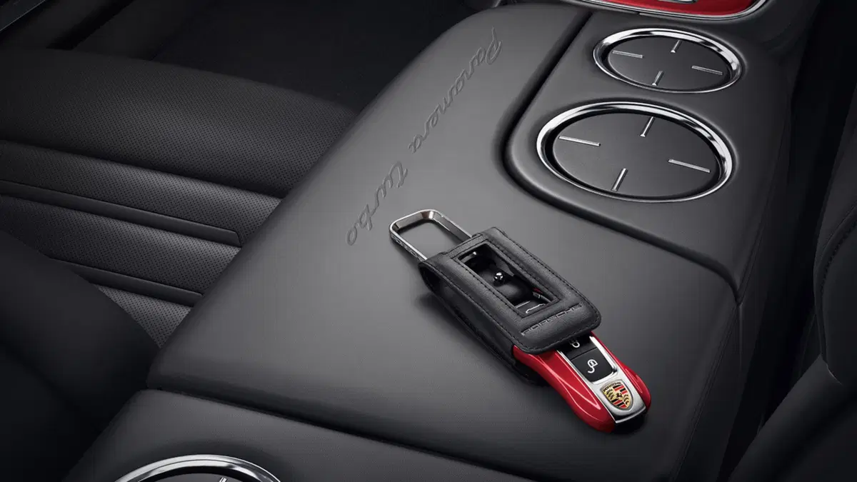Porsche Panamera Turbo Executive, la versione Exclusive (3)