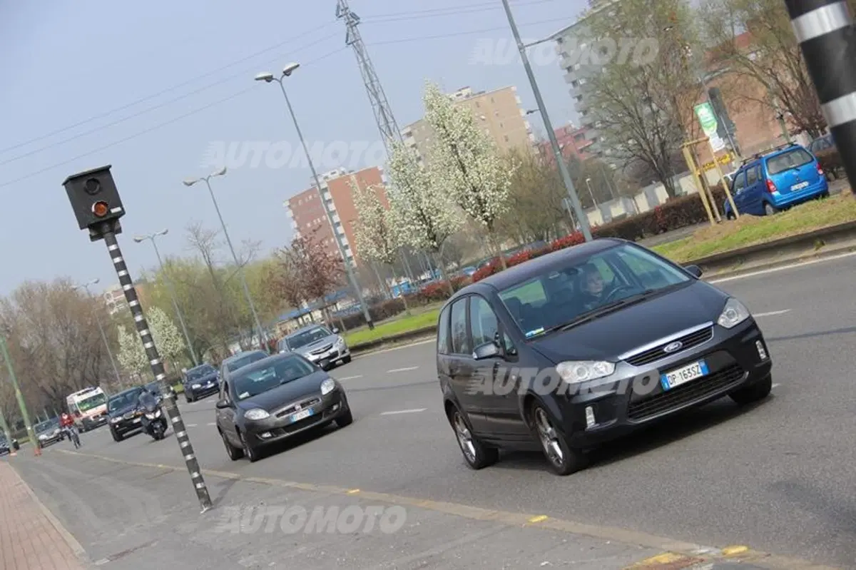 Nuovi Autovelox a Milano, multe a raffica in pochi secondi: il video (3)