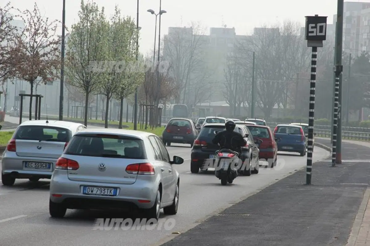 Nuovi Autovelox a Milano, multe a raffica in pochi secondi: il video (8)