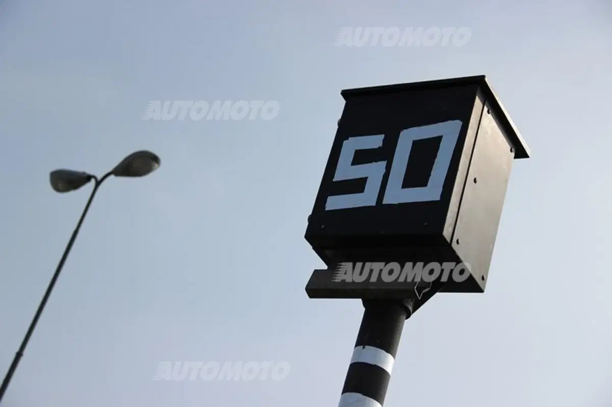 Nuovi Autovelox a Milano, multe a raffica in pochi secondi: il video (9)
