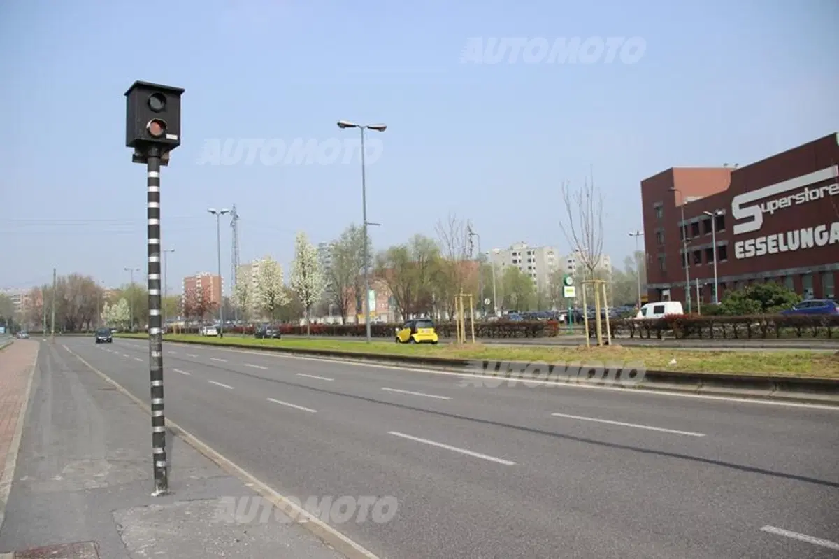 Nuovi Autovelox a Milano, multe a raffica in pochi secondi: il video (10)
