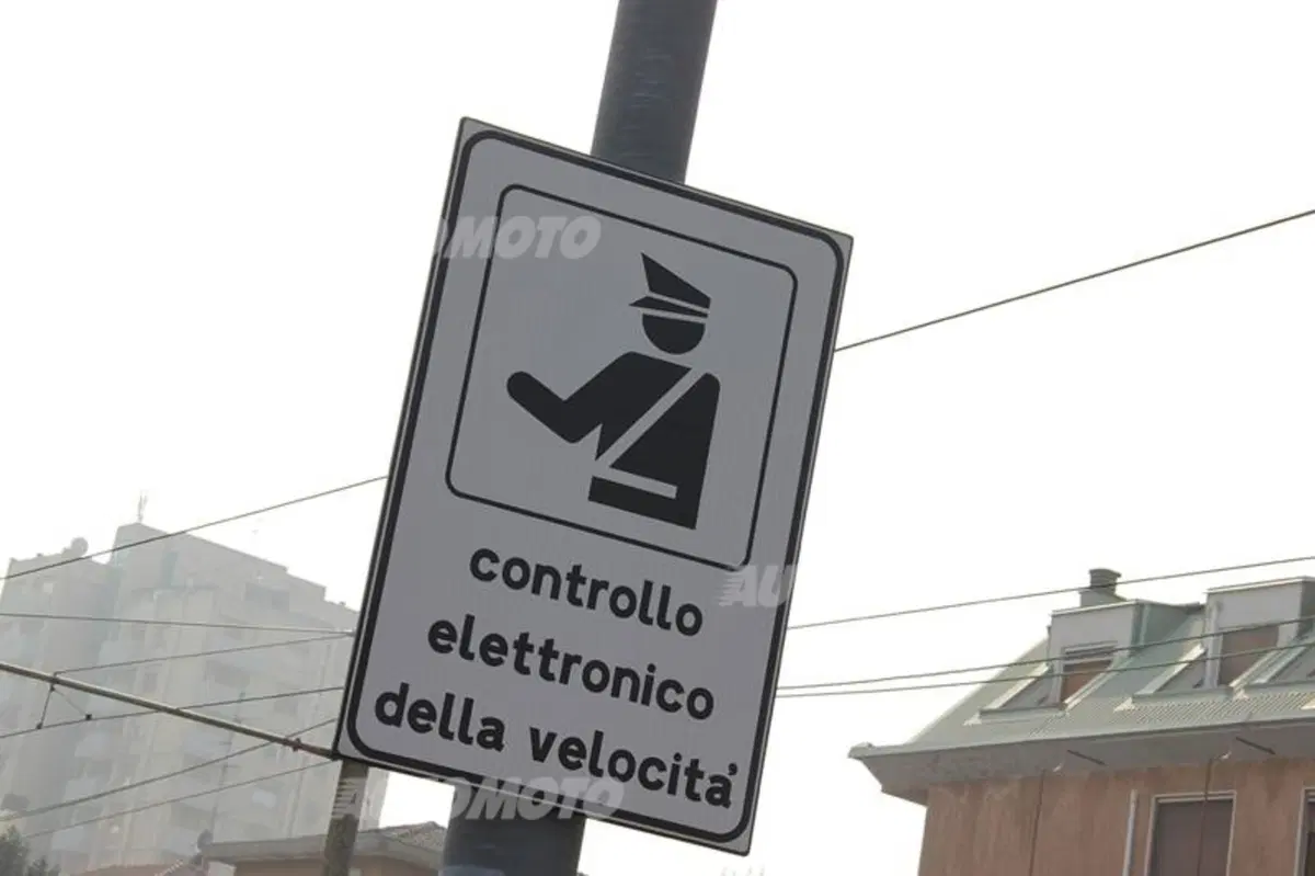 Nuovi Autovelox a Milano, multe a raffica in pochi secondi: il video (17)
