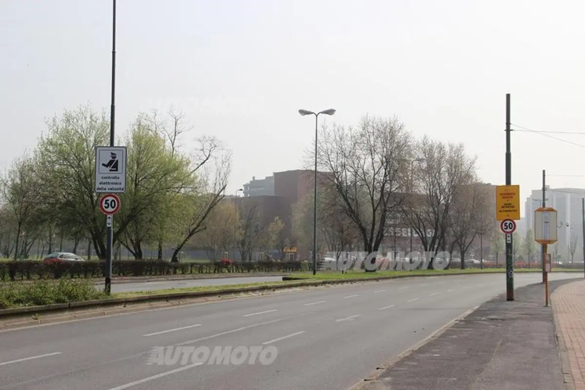 Nuovi Autovelox a Milano, multe a raffica in pochi secondi: il video (24)