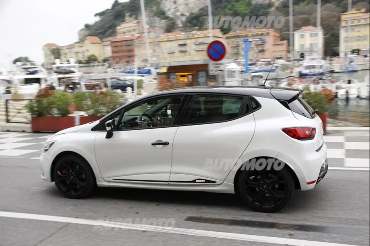Renault Clio RS Monaco GP (3)
