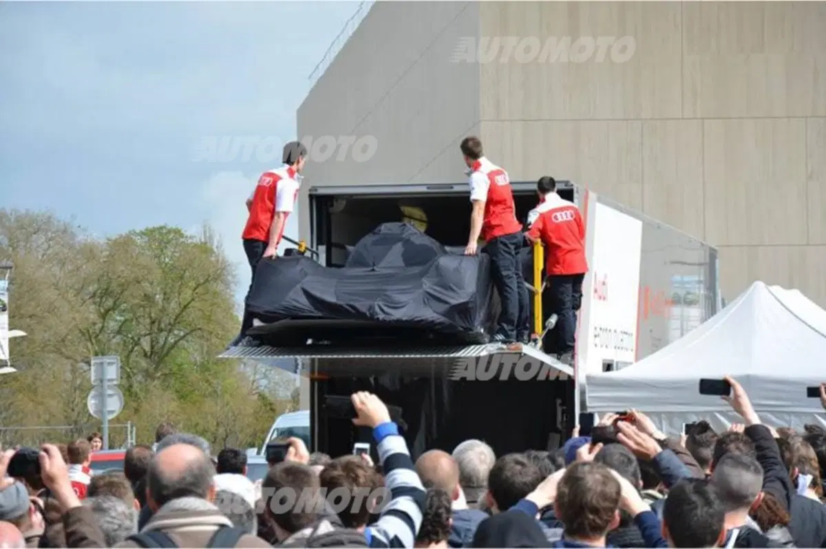 Audi R18 e-tron quattro: ecco la livrea definitiva per il 2014 (13)