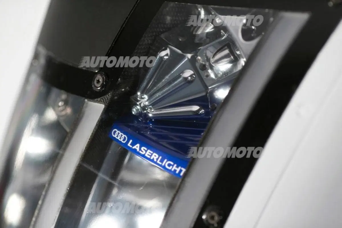 Audi R18 e-tron quattro: ecco la livrea definitiva per il 2014 (20)