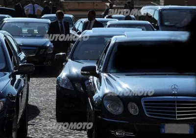 Governo, la svolta: 150 auto blu in vendita su Internet. Ecco modelli e prezzi