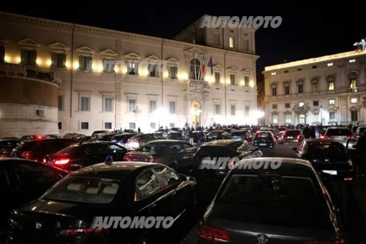 Governo, la svolta: 150 auto blu in vendita su Internet. Ecco modelli e prezzi