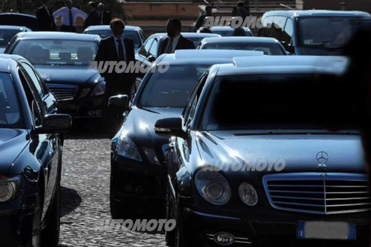 Governo, la svolta: 150 auto blu in vendita su Internet. Ecco modelli e prezzi (2)