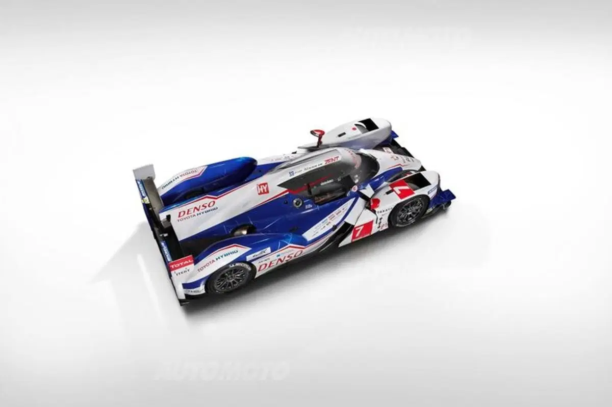 Toyota TS040 Hybrid: 1.000 CV e 4WD per la 24 Ore di Le Mans (10)