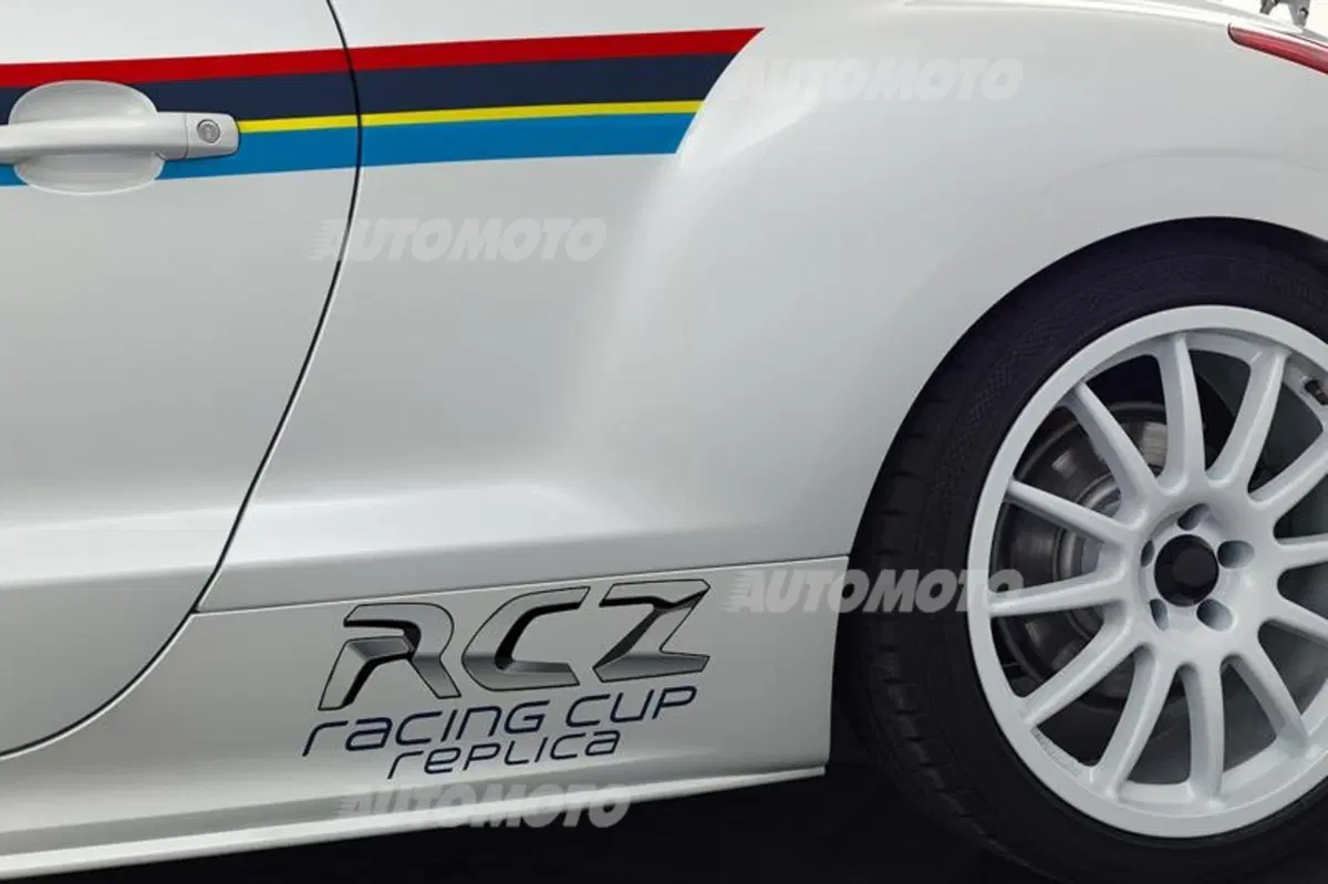 Peugeot RCZ Racing Cup Replica (5)