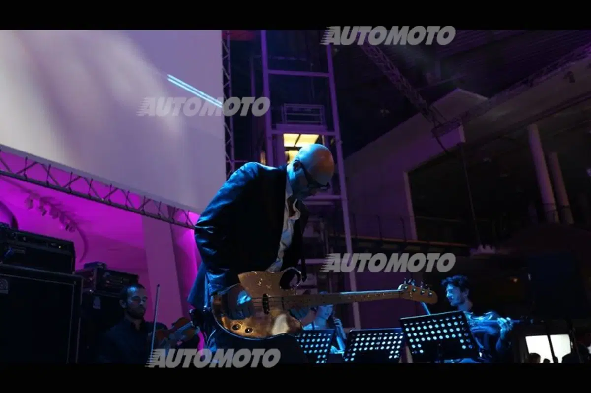 Mercedes GLA: arriva in Italia sulle note di Giorgia, Giuliano Palma e Saturnino (5)