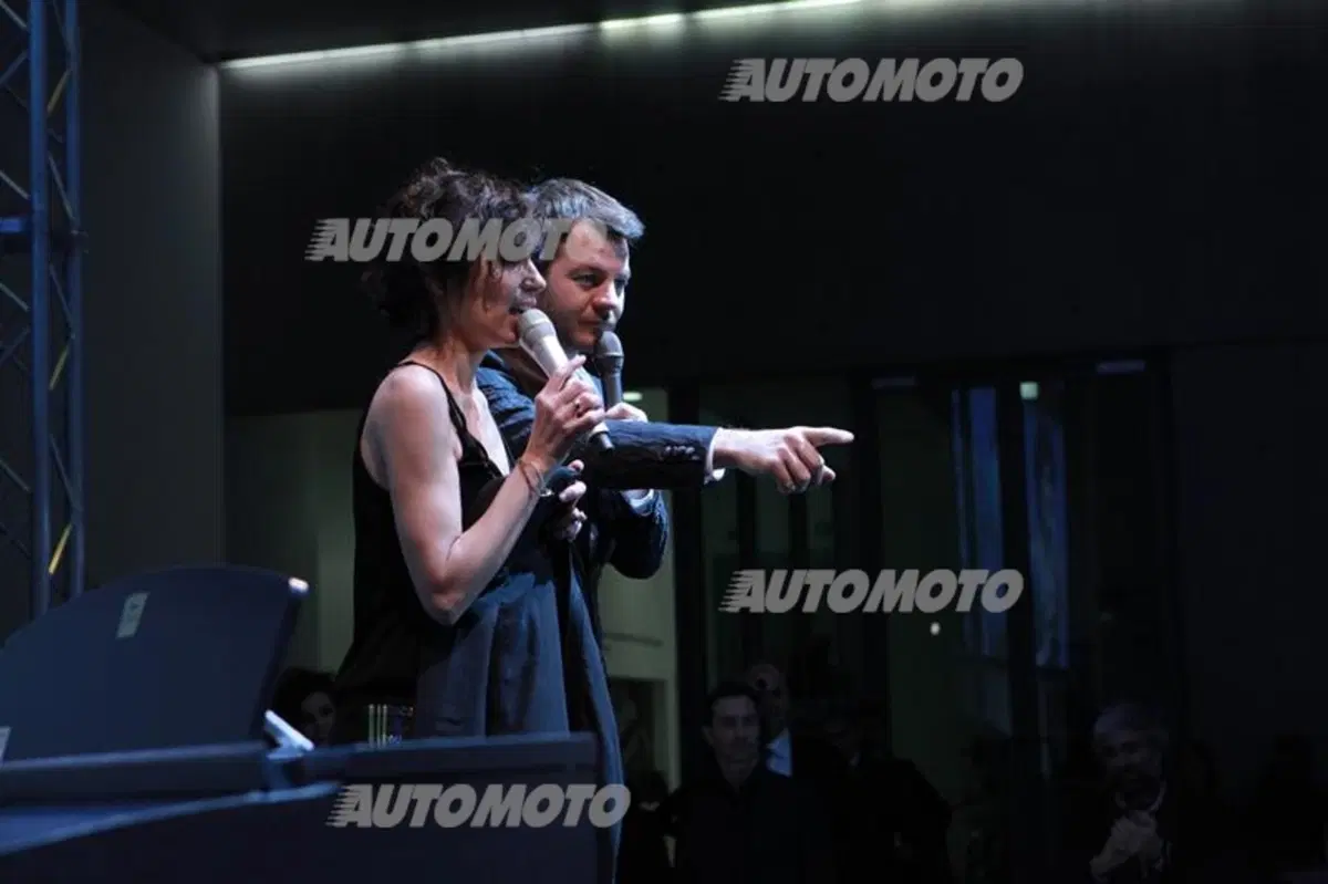 Mercedes GLA: arriva in Italia sulle note di Giorgia, Giuliano Palma e Saturnino (19)
