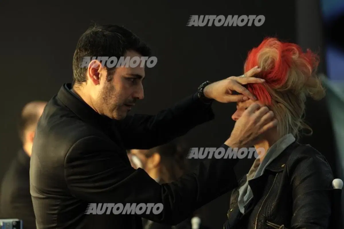 Mercedes GLA: arriva in Italia sulle note di Giorgia, Giuliano Palma e Saturnino (21)