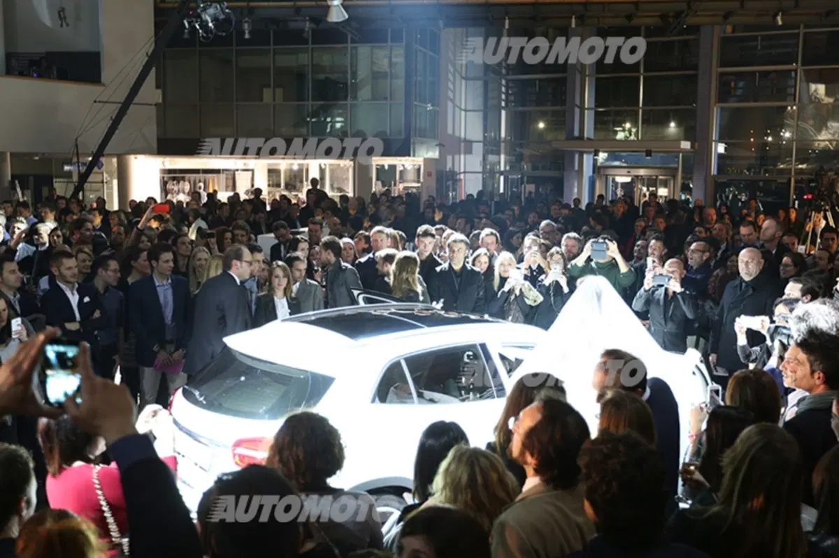 Mercedes GLA: arriva in Italia sulle note di Giorgia, Giuliano Palma e Saturnino (26)