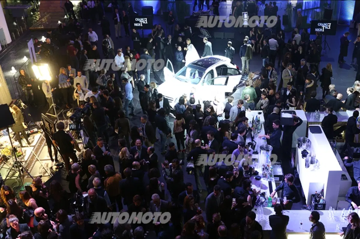 Mercedes GLA: arriva in Italia sulle note di Giorgia, Giuliano Palma e Saturnino (34)