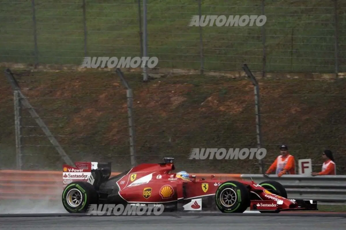 Formula 1 Malesia 2014: Hamilton domina le qualifiche del GP di Sepang