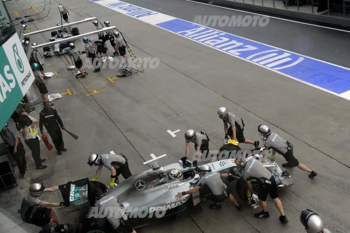 Formula 1 Malesia 2014: Hamilton domina le qualifiche del GP di Sepang (8)