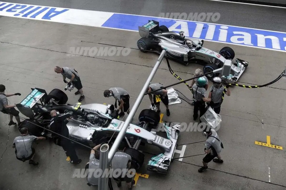 Formula 1 Malesia 2014: Hamilton domina le qualifiche del GP di Sepang (10)