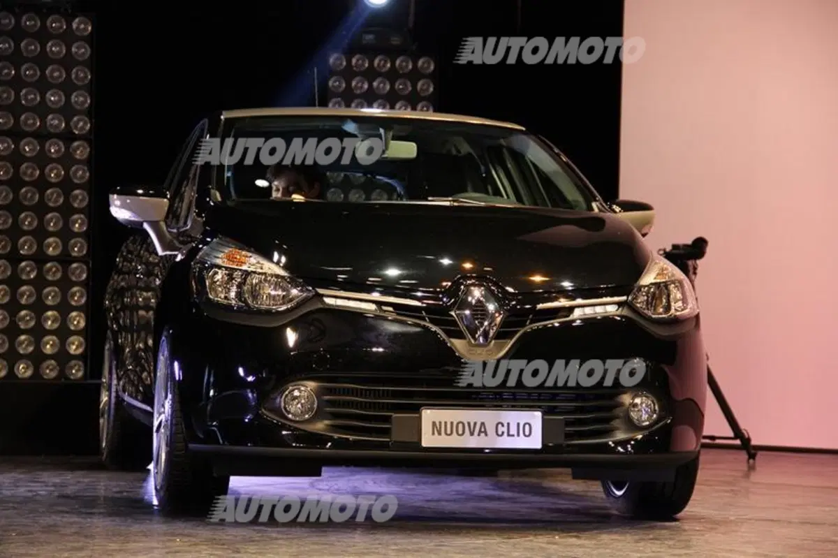 Renault Clio Costume National: l'alta moda entra in auto