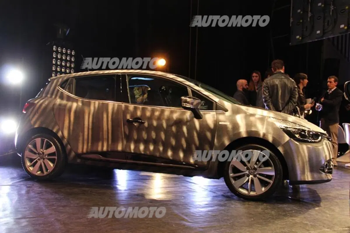 Renault Clio Costume National: l'alta moda entra in auto (4)