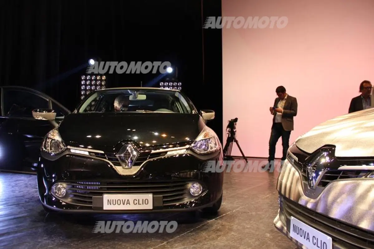 Renault Clio Costume National: l'alta moda entra in auto (5)