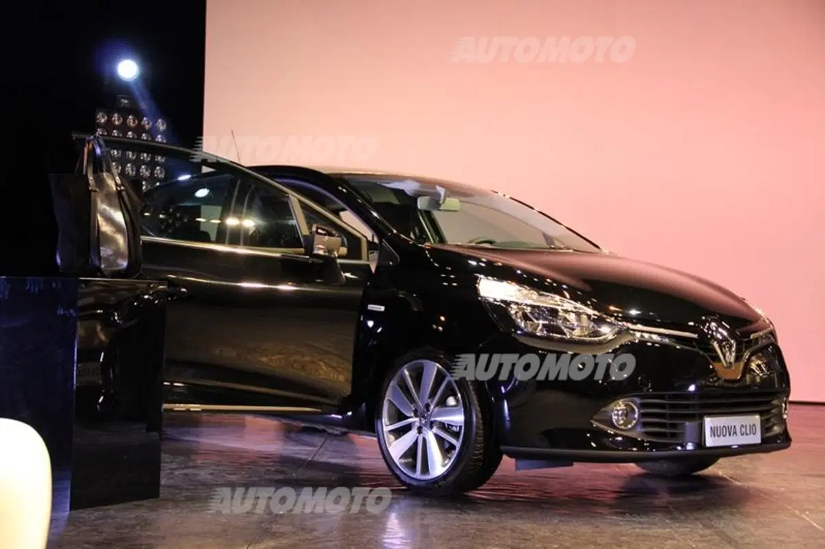 Renault Clio Costume National: l'alta moda entra in auto (7)