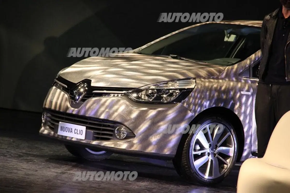 Renault Clio Costume National: l'alta moda entra in auto (10)