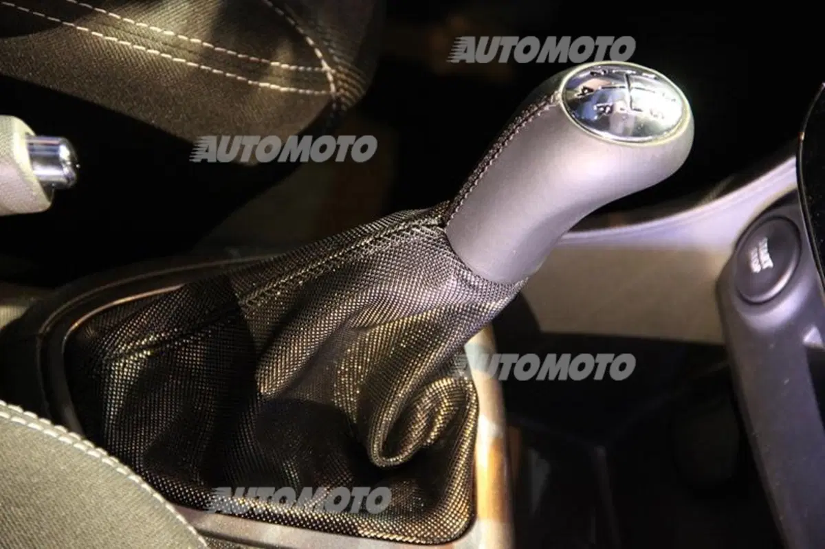 Renault Clio Costume National: l'alta moda entra in auto (22)