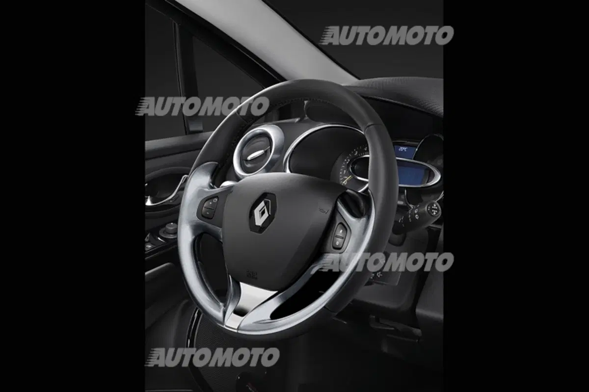 Renault Clio Costume National: l'alta moda entra in auto (25)