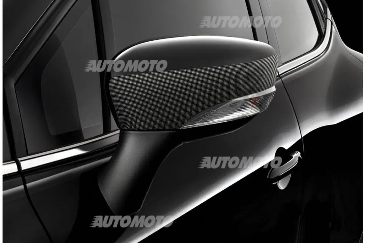 Renault Clio Costume National: l'alta moda entra in auto (26)