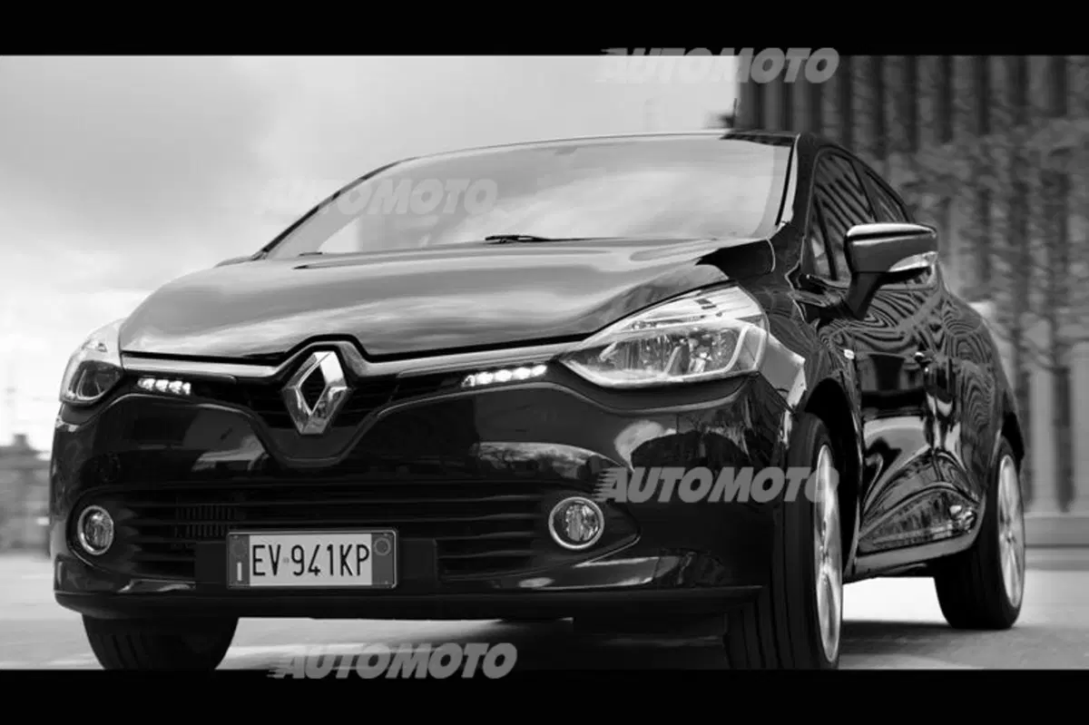 Renault Clio Costume National: l'alta moda entra in auto (34)
