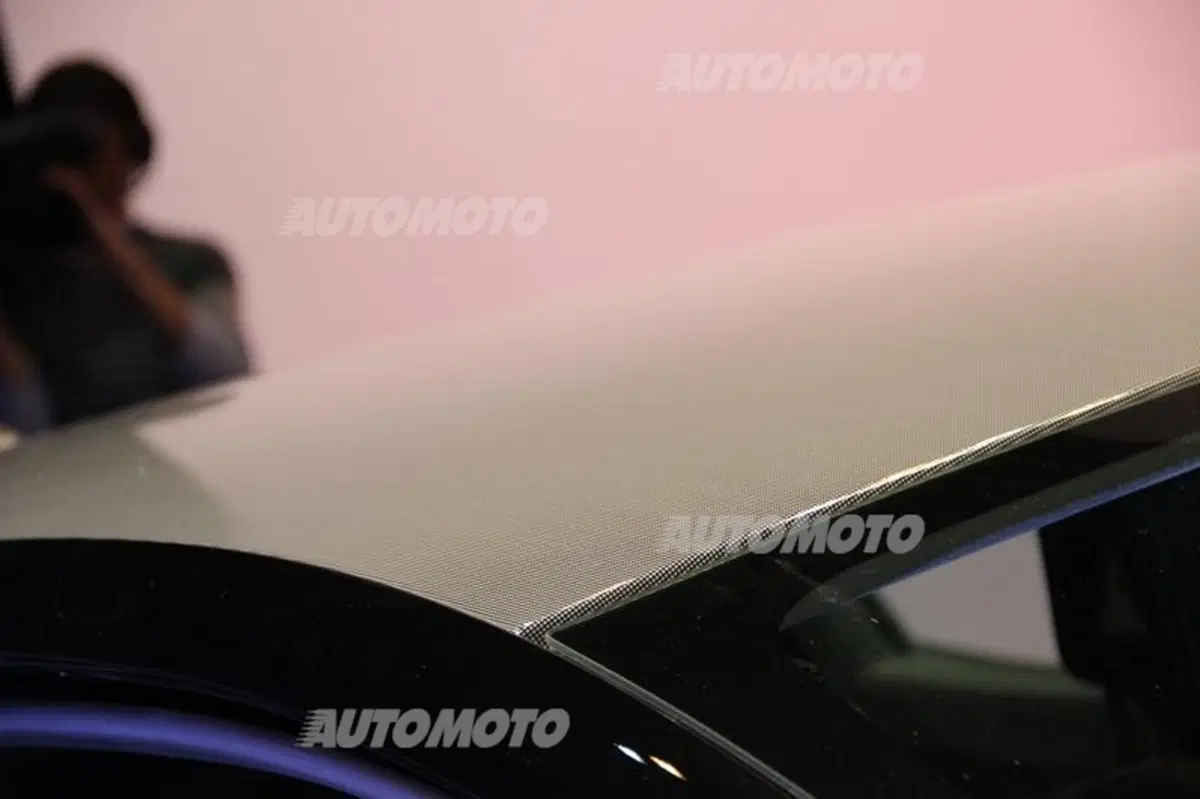 Renault Clio Costume National: l'alta moda entra in auto (35)