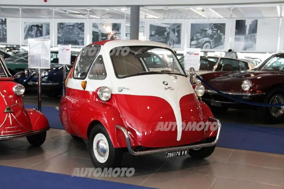 Museo Nicolis: la storia dell'auto e della moto in un'esposizione privata (5)