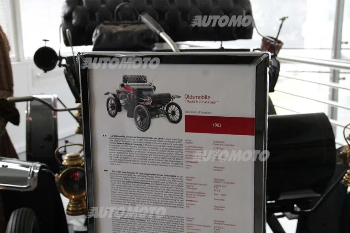 Museo Nicolis: la storia dell'auto e della moto in un'esposizione privata (9)