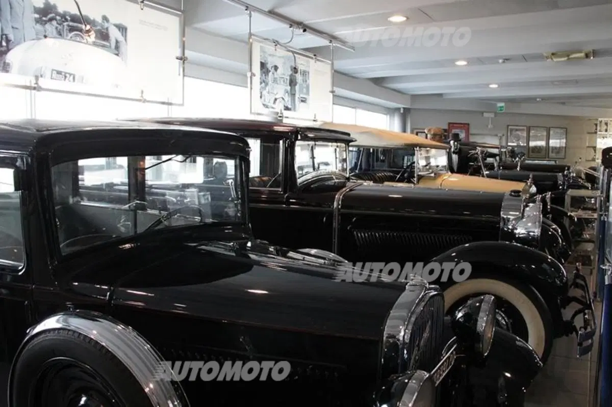 Museo Nicolis: la storia dell'auto e della moto in un'esposizione privata (24)