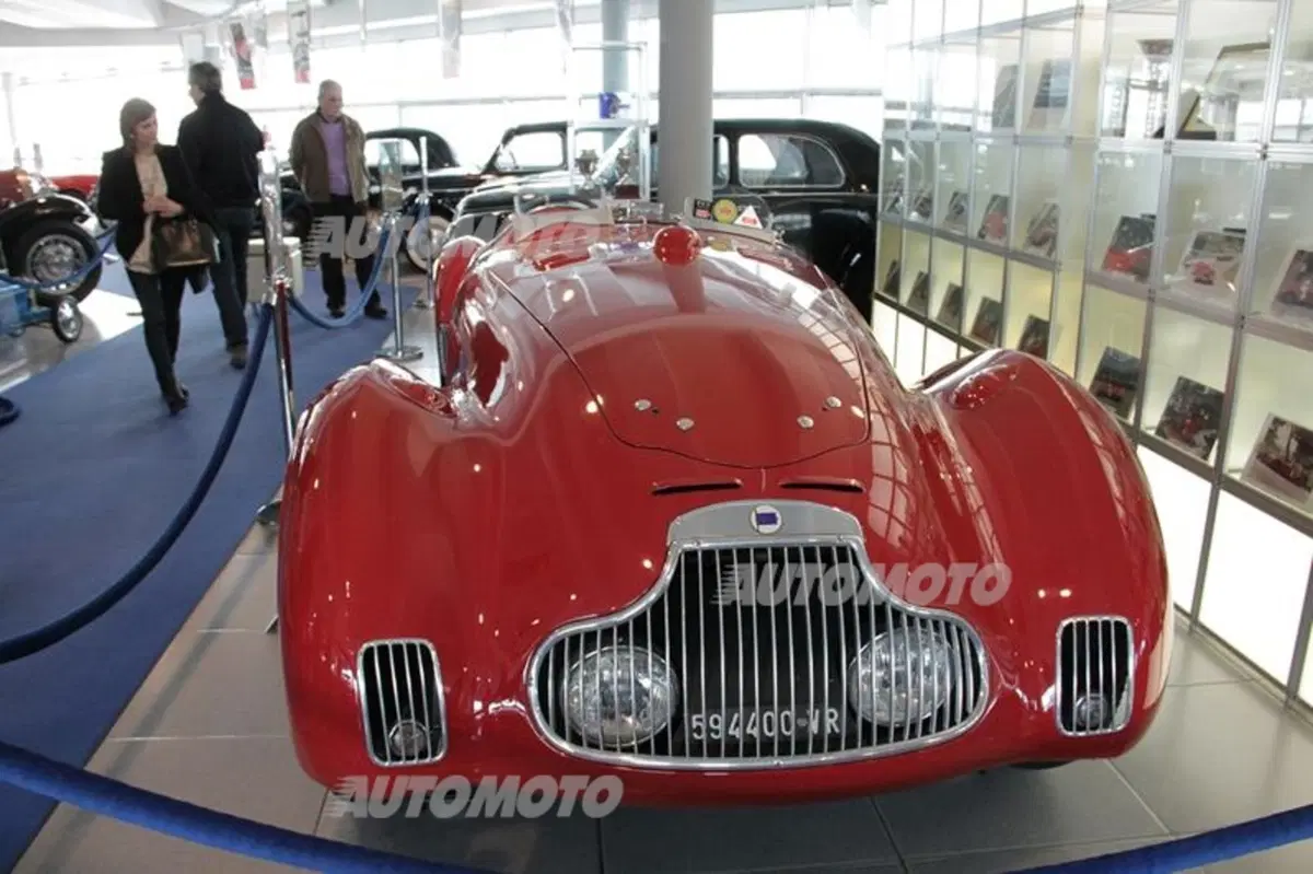 Museo Nicolis: la storia dell'auto e della moto in un'esposizione privata (28)