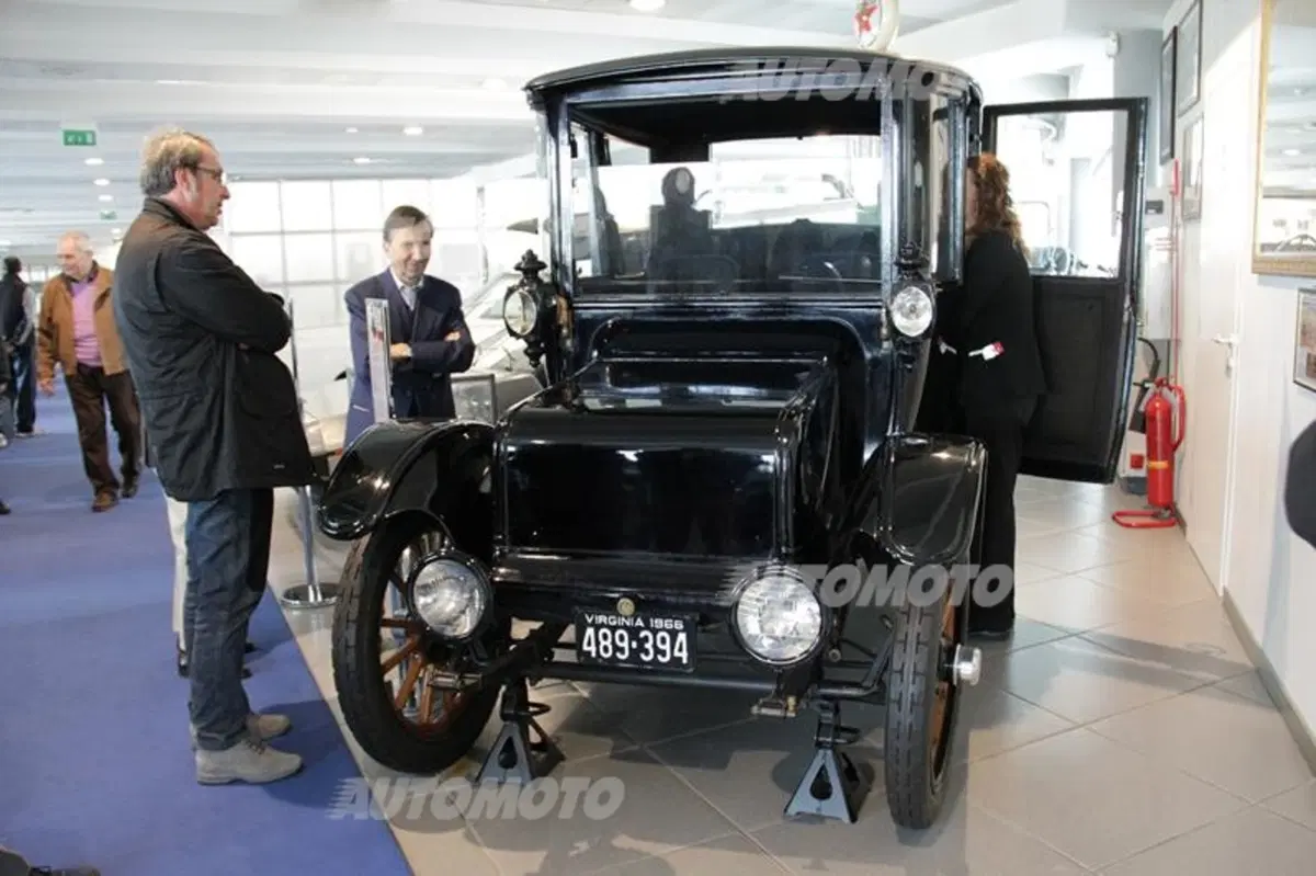 Museo Nicolis: la storia dell'auto e della moto in un'esposizione privata (35)