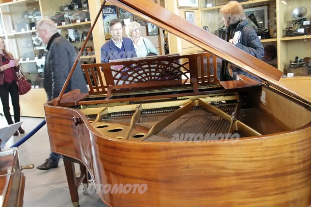 Museo Nicolis: la storia dell'auto e della moto in un'esposizione privata (40)